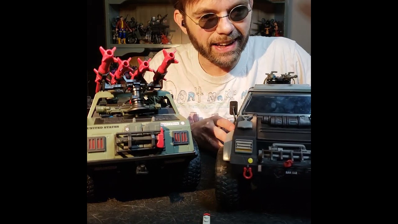 Super Sizeoff! Cobra Night Stinger vs G.I. Joe VAMP vs WWE Monster-Truck w/ Co-Host Sugar da 