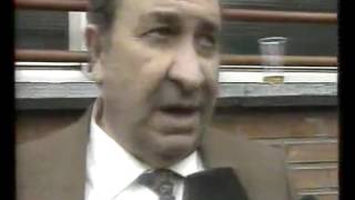 Jesús Gil insultando a Valencia (el negro del equipo)