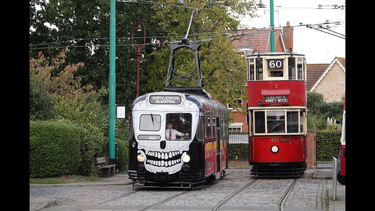 Tram contrast at Carlton Colville
