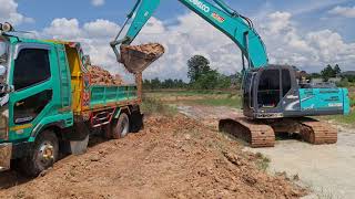 งานนี้เละเทะ มาวิ่งดินหรือมาวิ่งน้ำครับ Dump Truck Excavator