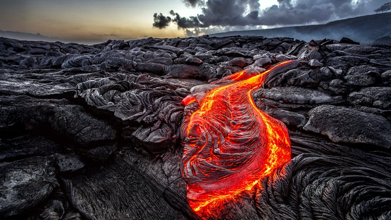 VOLCAN EN ALERTE : Hawaï au bord du chaos - Climat - Documentaire catastrophe - AMP