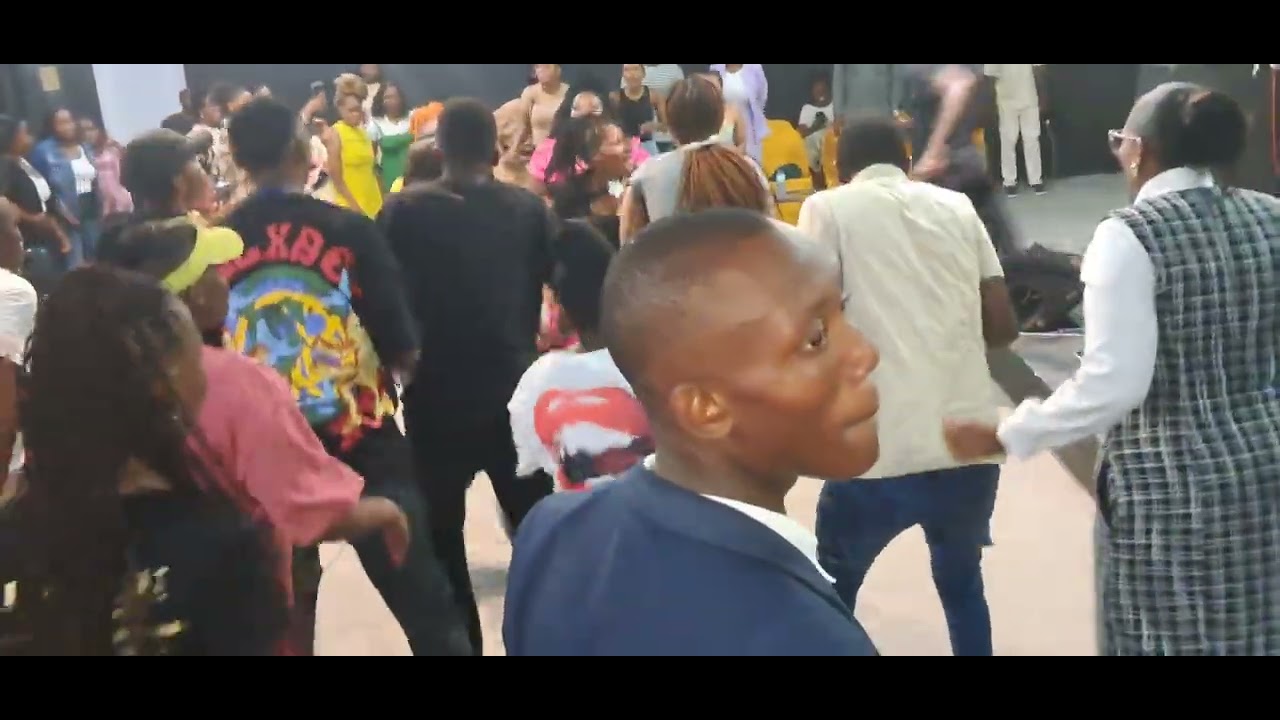 Sis Reneilwe Kgabi "We lay our crowns👑 " kuchekuche 