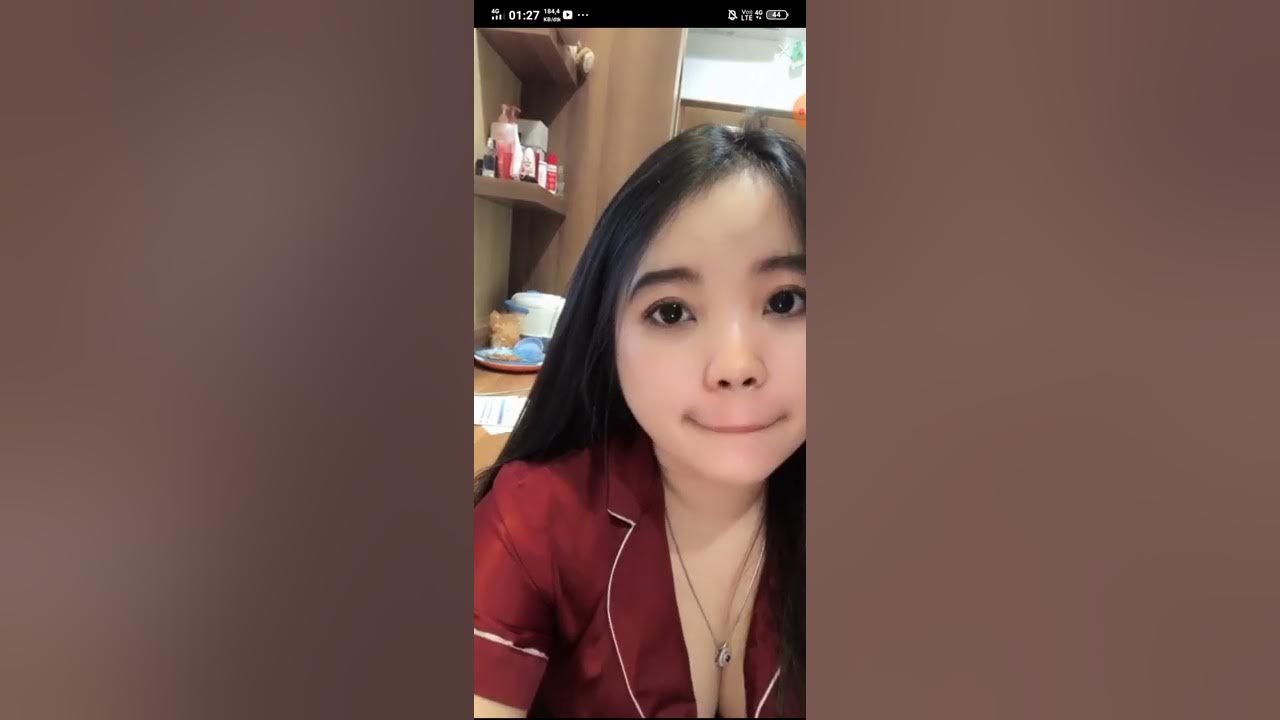 abg live pamer belahan sexy - YouTube