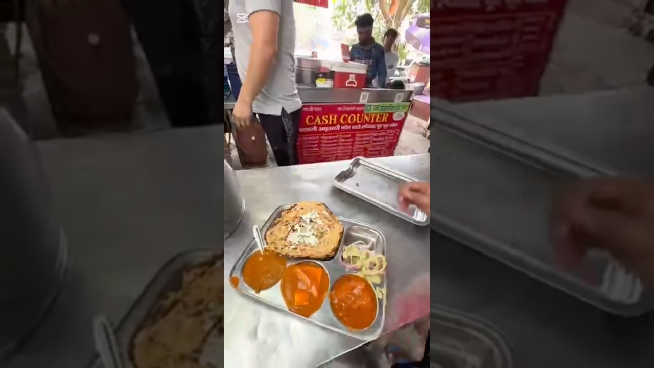Delhi Ki Famous Chur Chur Naan Special Thali!🤤 Itni Tasty Ki Baar Baar Khane Ka Mann Kare| #Shorts