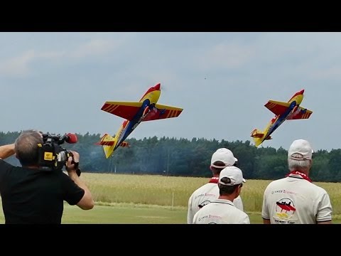German Aerobatic Team mit 2x Extra 330 sc , Syncronic Flight , Modellflugtreffen Damelang 2014 *HD* airwolf reboot