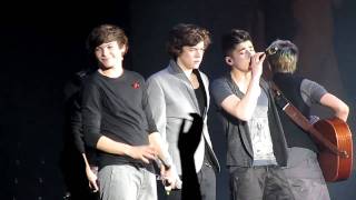 Video thumbnail of "One Direction Grenade"