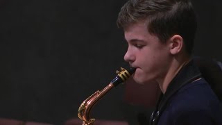 Красивое исполнение мелодии на саксофоне - Марк Маноил