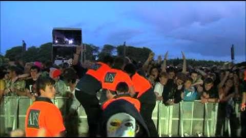 The Prodigy -  Run With The Wolves (Live 