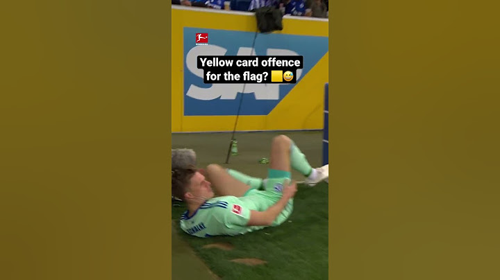 FIGHT With The Corner Flag! 😨