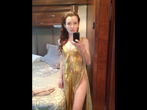 Emily browning sexy 