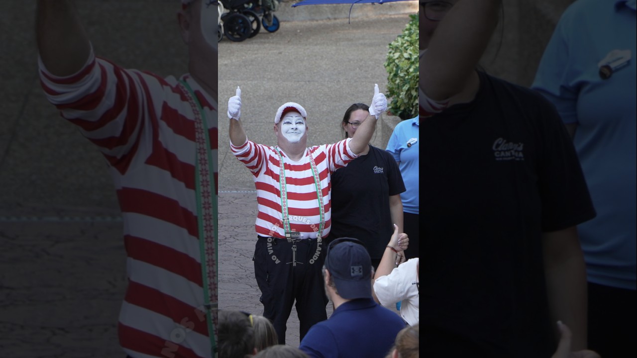 Tom o mímico fez a coisa certa com este casal 👏👏😂🤣#tomthemime #seaworldmime #seaworldorlando