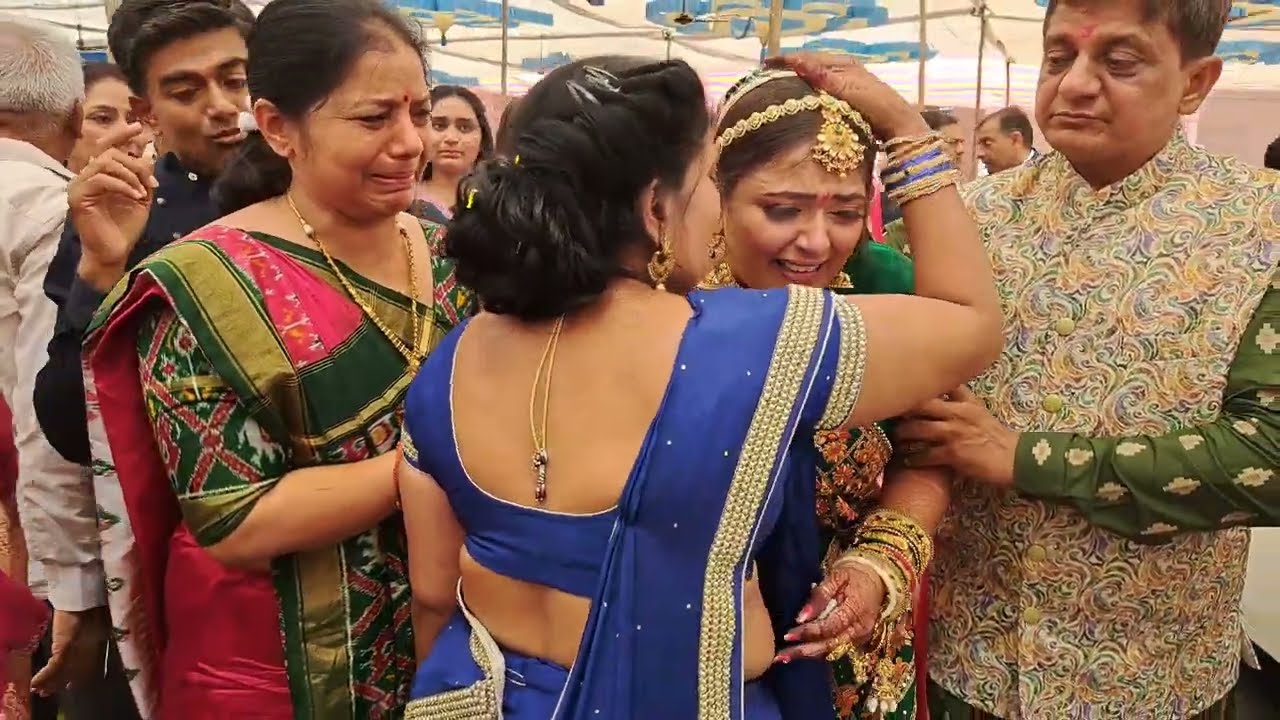 વિદાયની આ વસમી વેળા રોકી ના રોકાય.viday ni aavasmi vela roki na rokay.