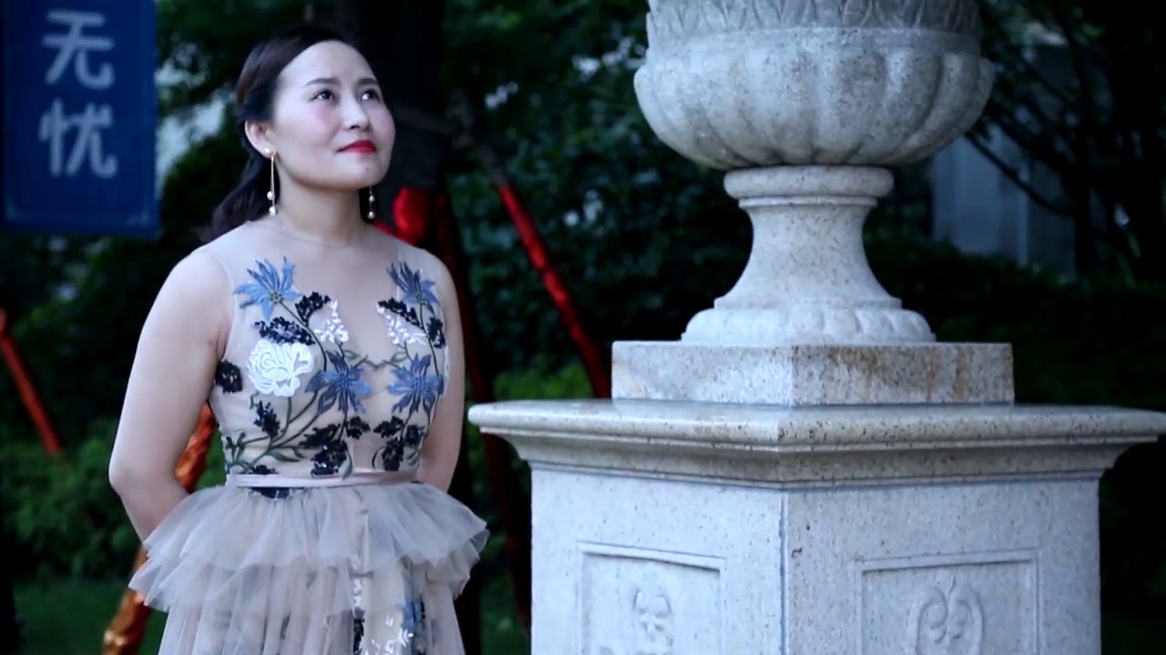 Handmade carpet with originality and characteristic are intelligent classics and put the sweet love.