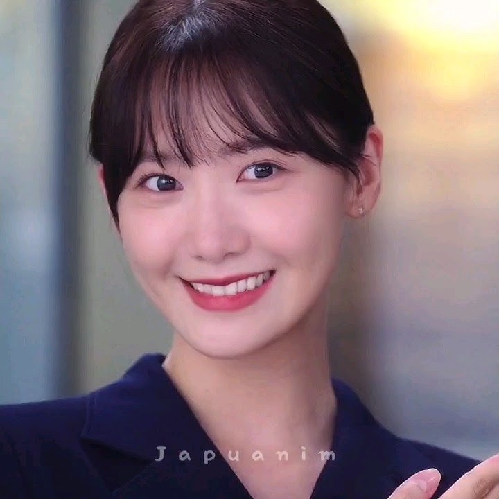 Multilingual Queen #kingtheland #imyoona #kdrama