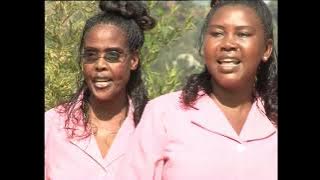 Ninawashukuru Wazazi Wangu by Kwaya ya Moyo safi Bikira Maria Unga Limited Arusha