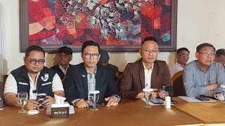 LIVE ADE DARMAWAN'RELAWAN JOKOWI SOAL POLEMIK DR TIFA AJUKAN PRAPID BERSAMA ROY SURYO ' PENGECUT!?