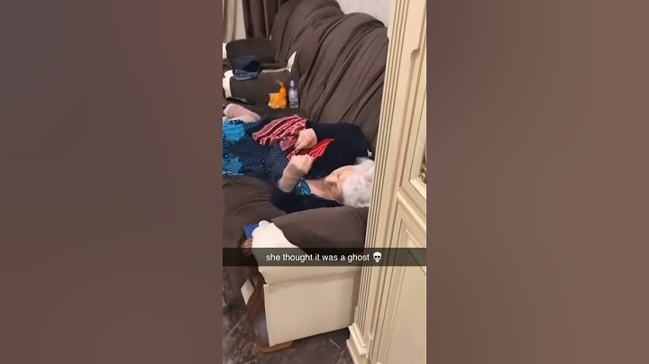 She thought it was a ghost 🤣💀 #shorts #memes #funny #funnyshorts #funnymemes