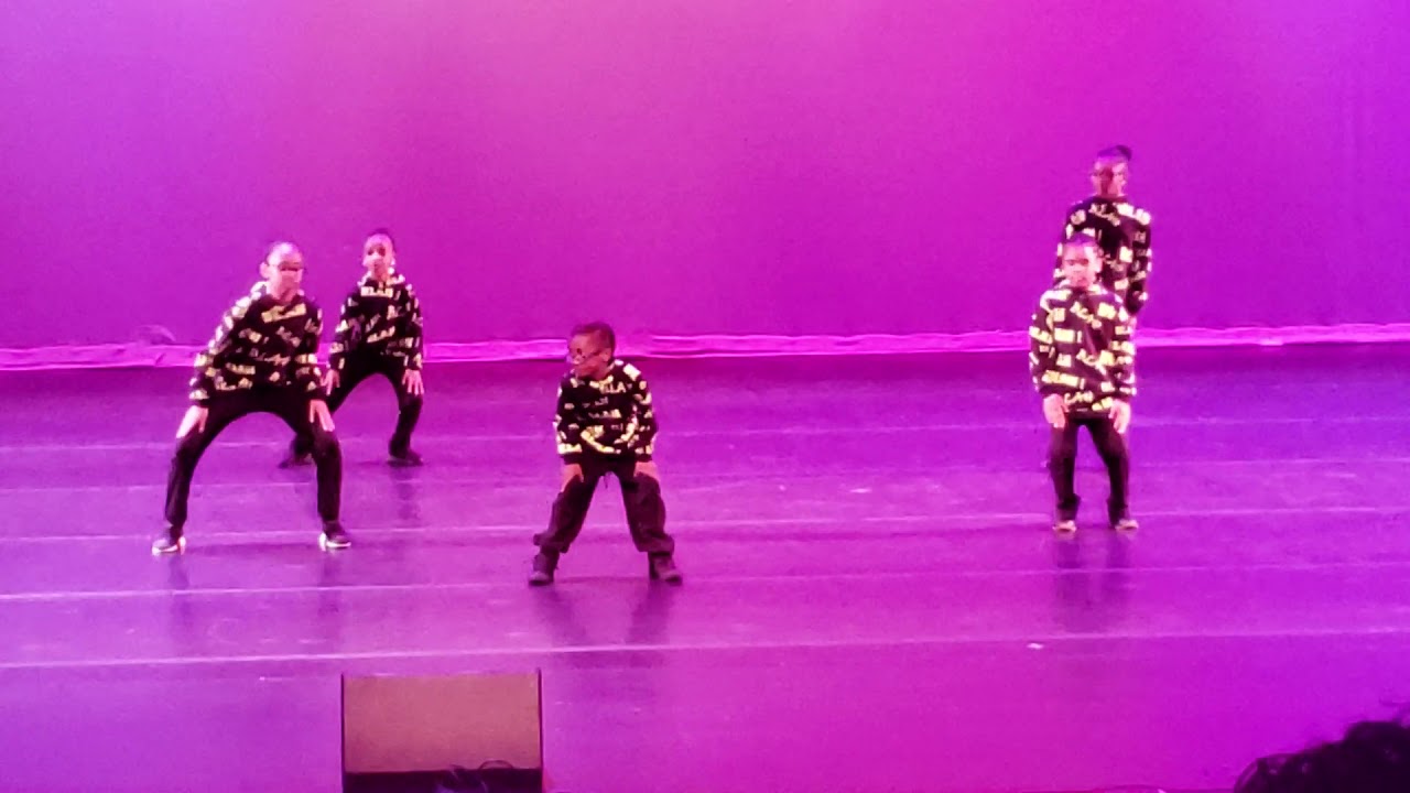 The crew hip hop routine. - YouTube