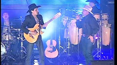 Costumbre y Emilio Navaira C11 en vivo - Estar enamorado (video oficial)