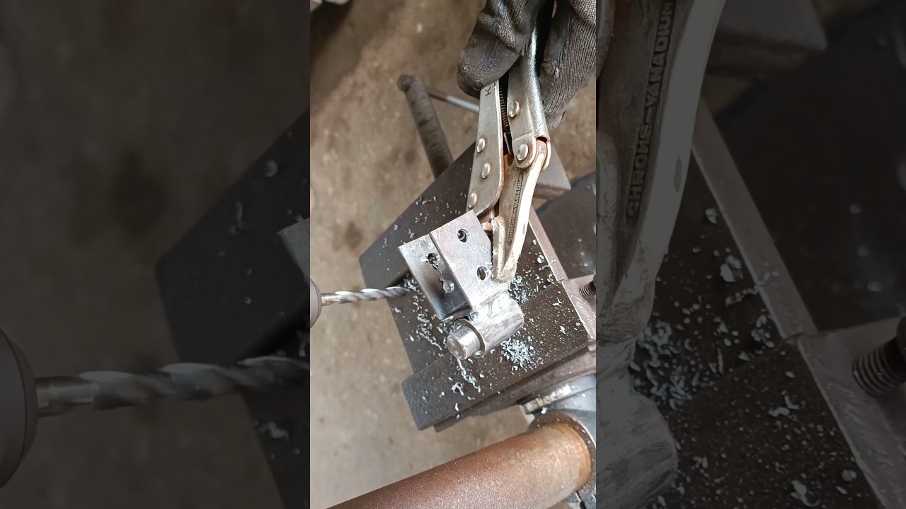 Innovative two-way hinge 