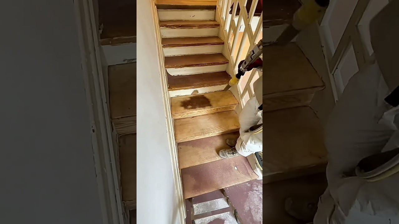 „Ein Haus hört sein Holz erneut sprechen“(Holztreppe Sandstrahlen)