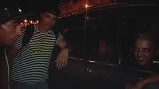 شاب سكران مطلعها على   T-FLOW مع ذالك يتواضع معه