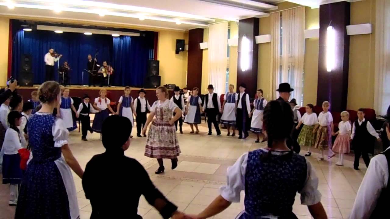 Szüreti Táncház Tarpán, a Kokas Banda húzza a talpalávalót