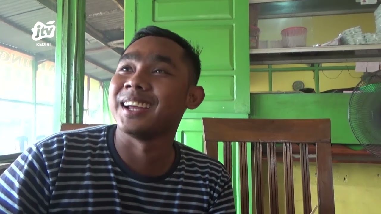 JOMBANG - Legendaris, Sate Tugu Penceng Selalu Ramai Pengunjung