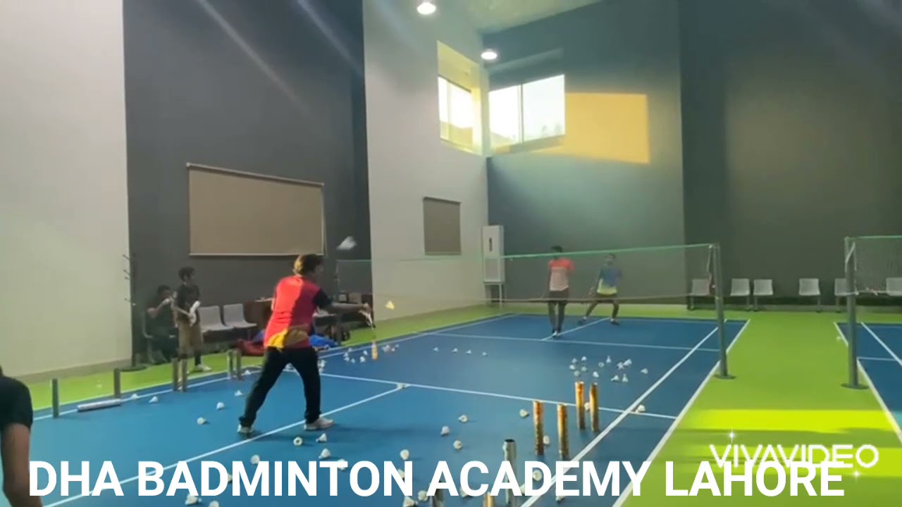 smash accuracy.. training with multi shuttles  DHA  badminton ACADEMY (Naeem coach)