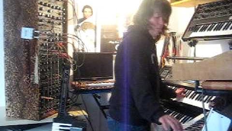 Christinas Synthesizer goes old Berlin school (like Tangerine Dream)