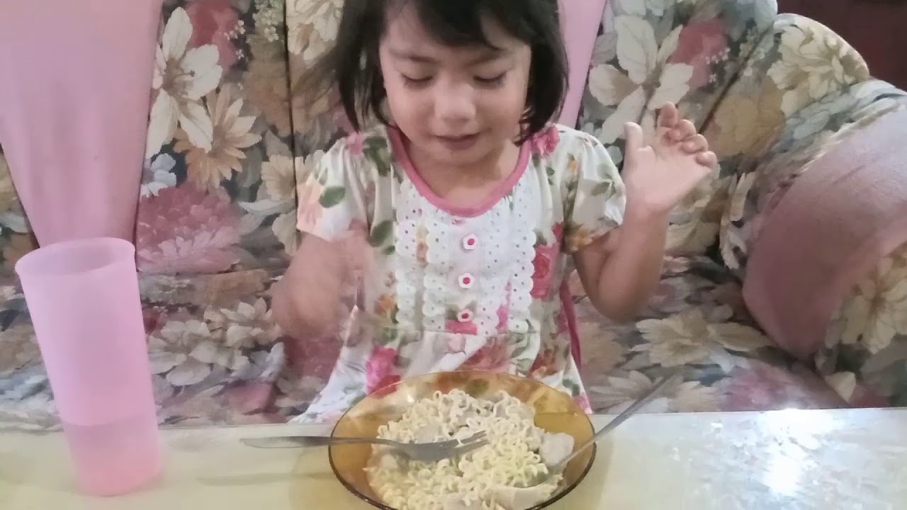 Anak kecil Habisin Mie Bakso vorsi jumbo sendiri