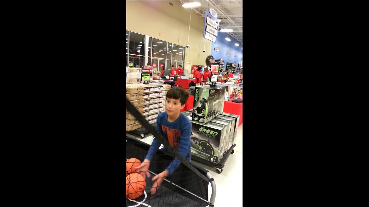 Patalito metralleta basketball