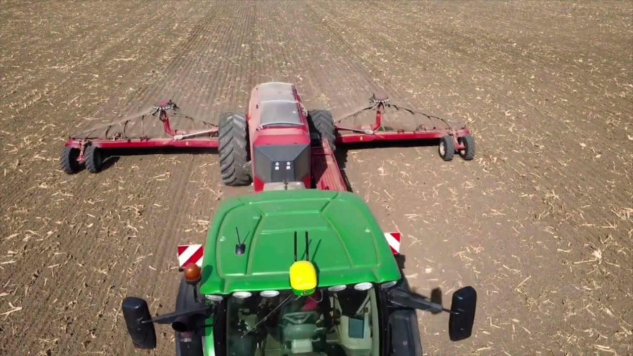 John Deere 6250R and Horsch Avatar 12m