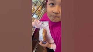 Roti di salamin? #raisya #shortvideo #funny