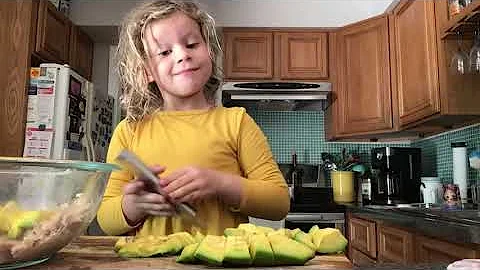 Tuna avocado salad