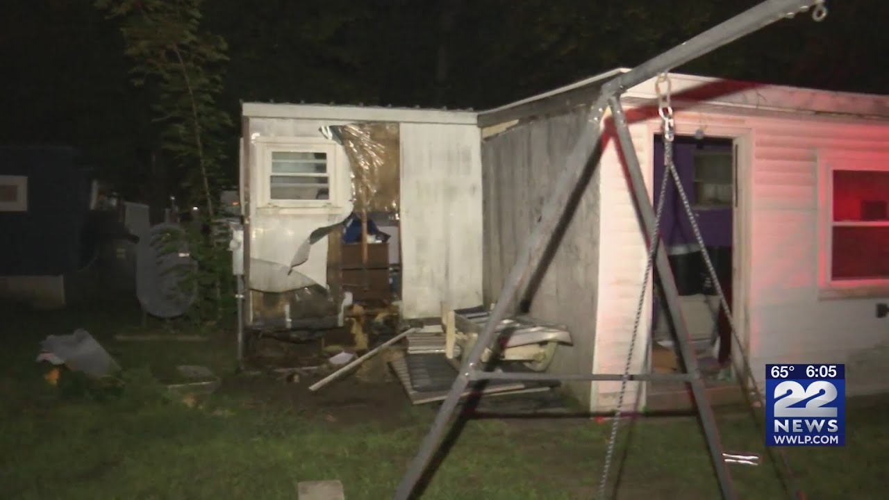 Mobile home fire on Better Way in Springfield - YouTube