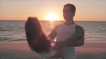 Alisson Sandi and Audrey Isautier - "Dont keep me waitin