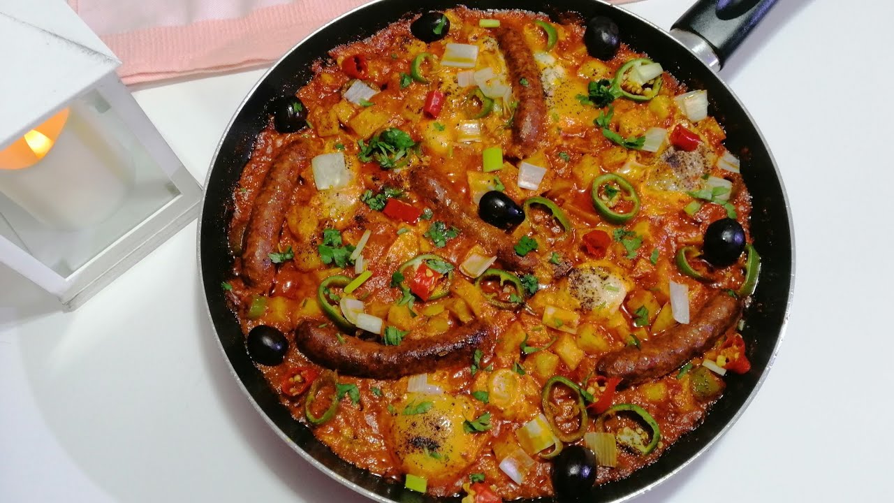 عجة البطاطا والمرڨاز ..حويجة زمنية  محرحرة ومشتهية /Ojja aux merguez et  pommes de  terre