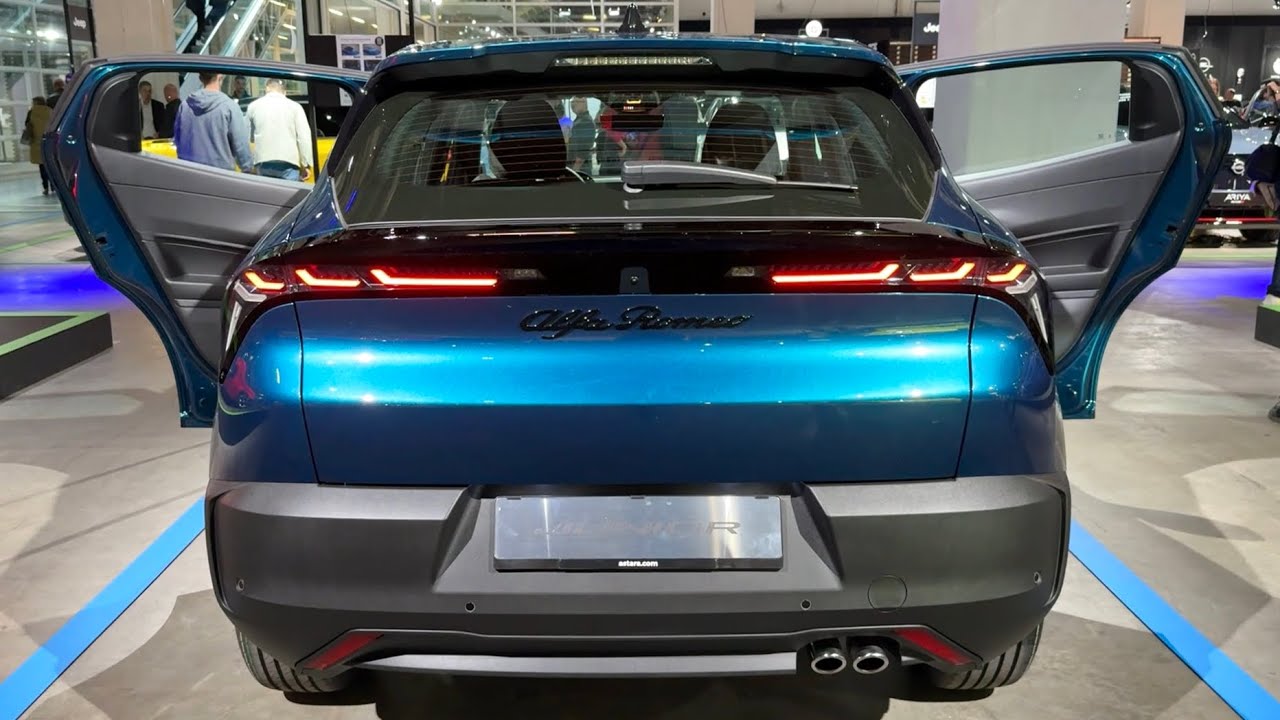 New ALFA ROMEO JUNIOR Hybrid 2025 - PRACTICALITY test & TRUNK SPACE