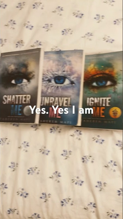 Obsessed with the shatter me series! 💙 #books #booktok #booktube #viral #shatterme #obsessed