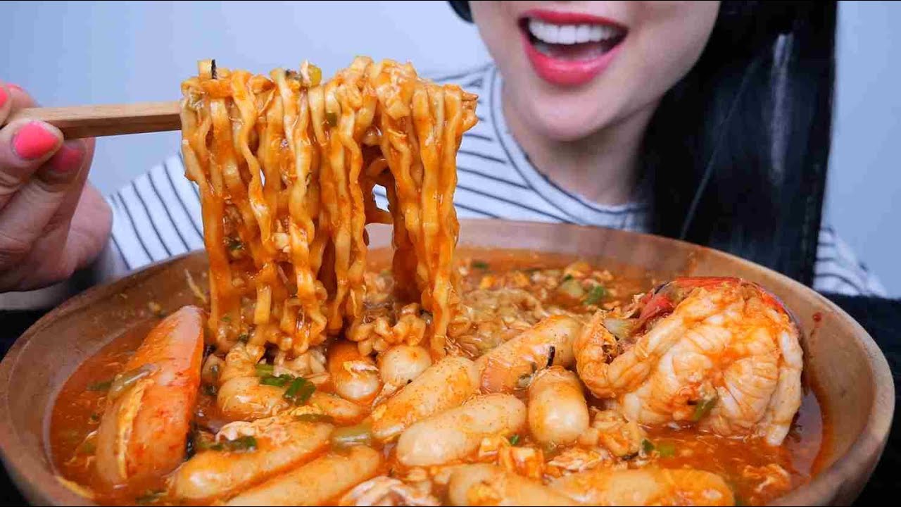 CHEESY MINI RICE CAKE SPICY NOODLE WITH LOBSTER TAIL (ASMR EATING SOUNDS) NO TALKING | SAS-ASMR