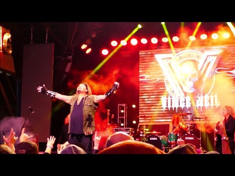 Vince Neil - Thanksgiving in Vegas (11/24/2021) - "Shout at the Devil" + "Looks That Kill"