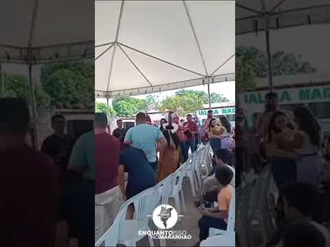 Quase sem público, ministra Sonia Guajajara participa de evento ao lado do prefeito de Grajaú
