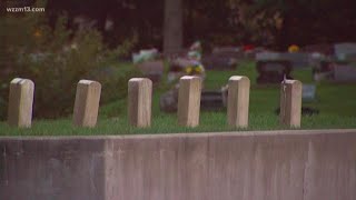 Lake Forest Cemetery - OML