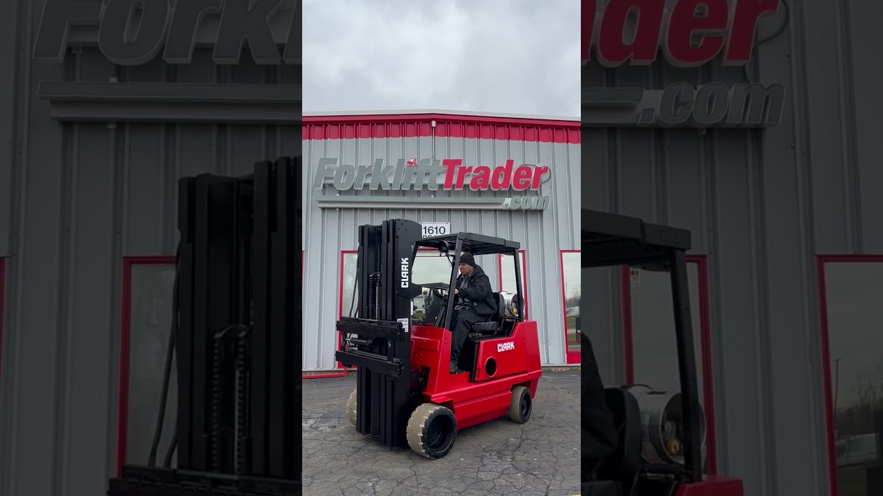 CLARK GCS-25 CUSHION TIRE 5000LB FORKLIFT WITH A QUAD MAST AND SIDE SHIFT