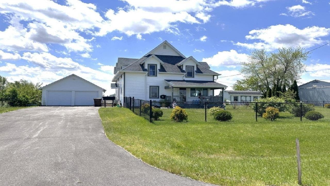 9543 W Barr Road, Peotone, IL Presented by Dawn Olson.