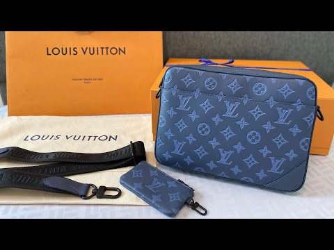 Louis Vuitton Trio Messenger In Gris