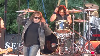 Watch Dokken Standing On The Outside video