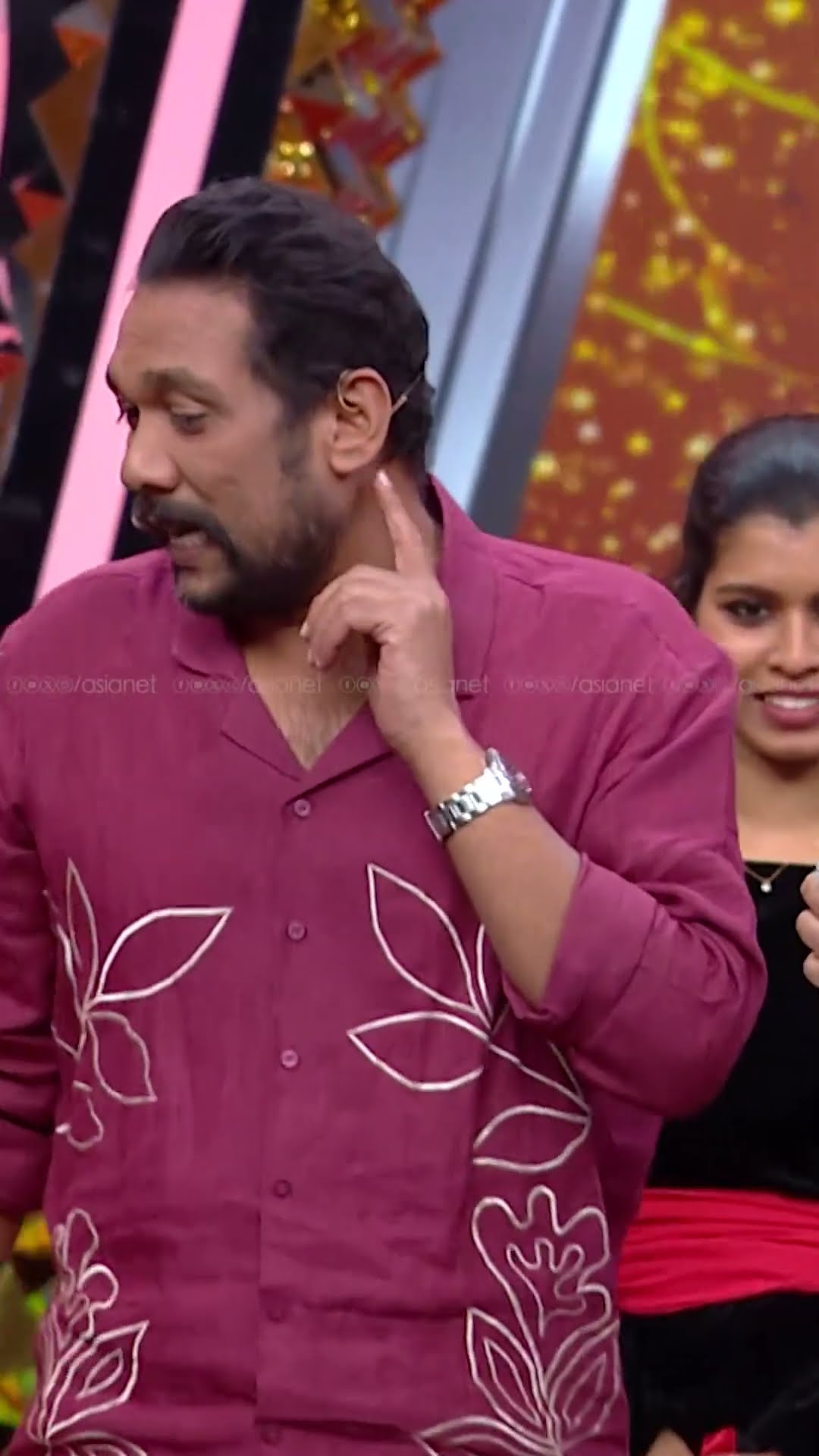 #EnkileEnnoduPara വീണതല്ല സാഷ്ടാംഗം പ്രണമിച്ചതാണ്