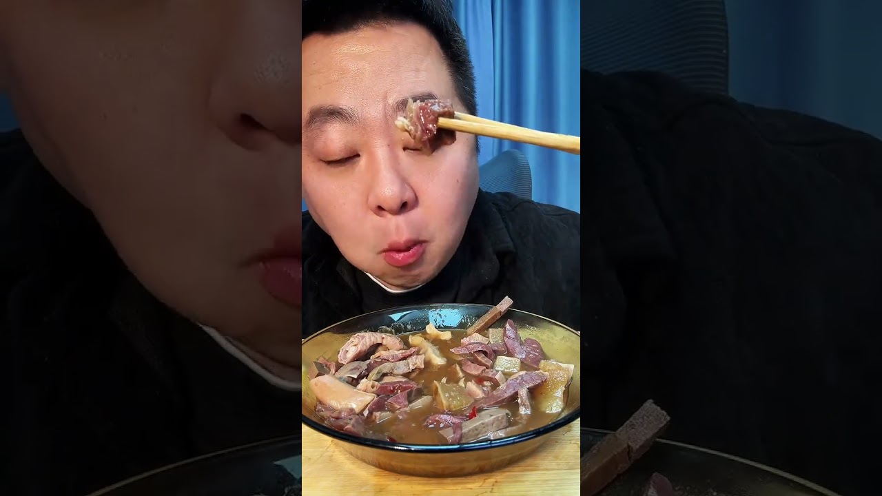 Говяжьи внутренности в кантонском стиле. Один порция внутренностей и две порции лапши. Можно съесть